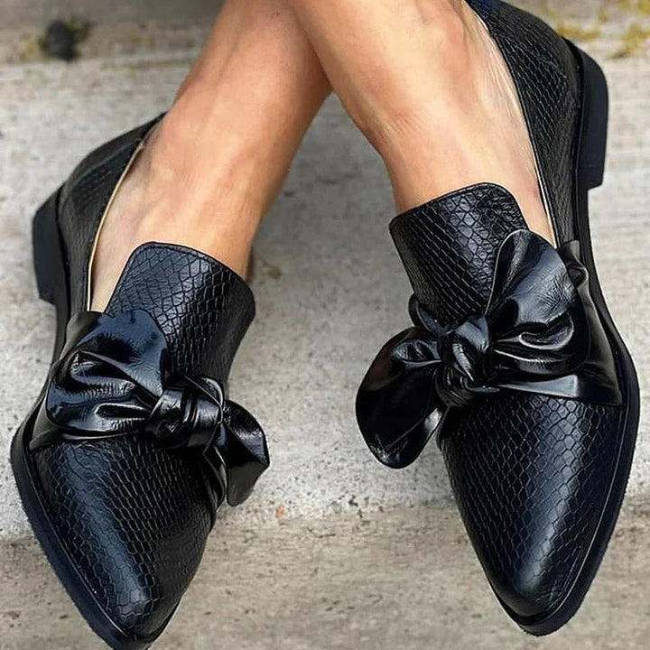 ZOEY | BLACK LOAFER WITH SHINY BOW