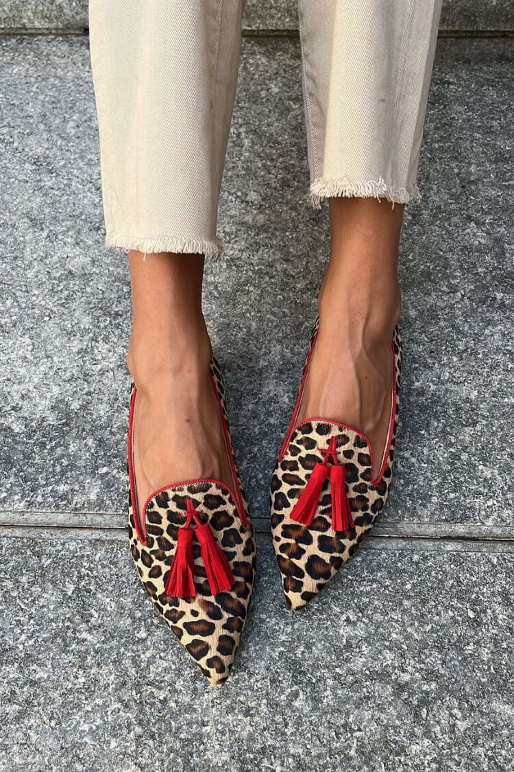 EMMA | POINTED LOAFER WITH RED TASSELS