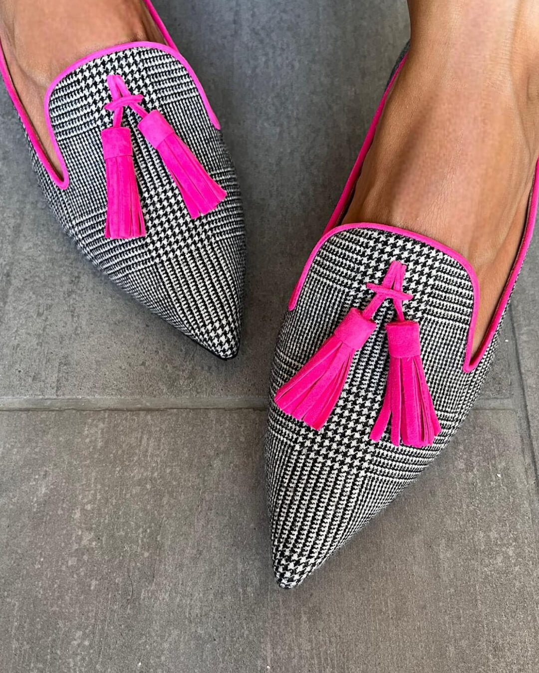 SCARLETT | POINTED LOAFER WITH FLUO FRINGES