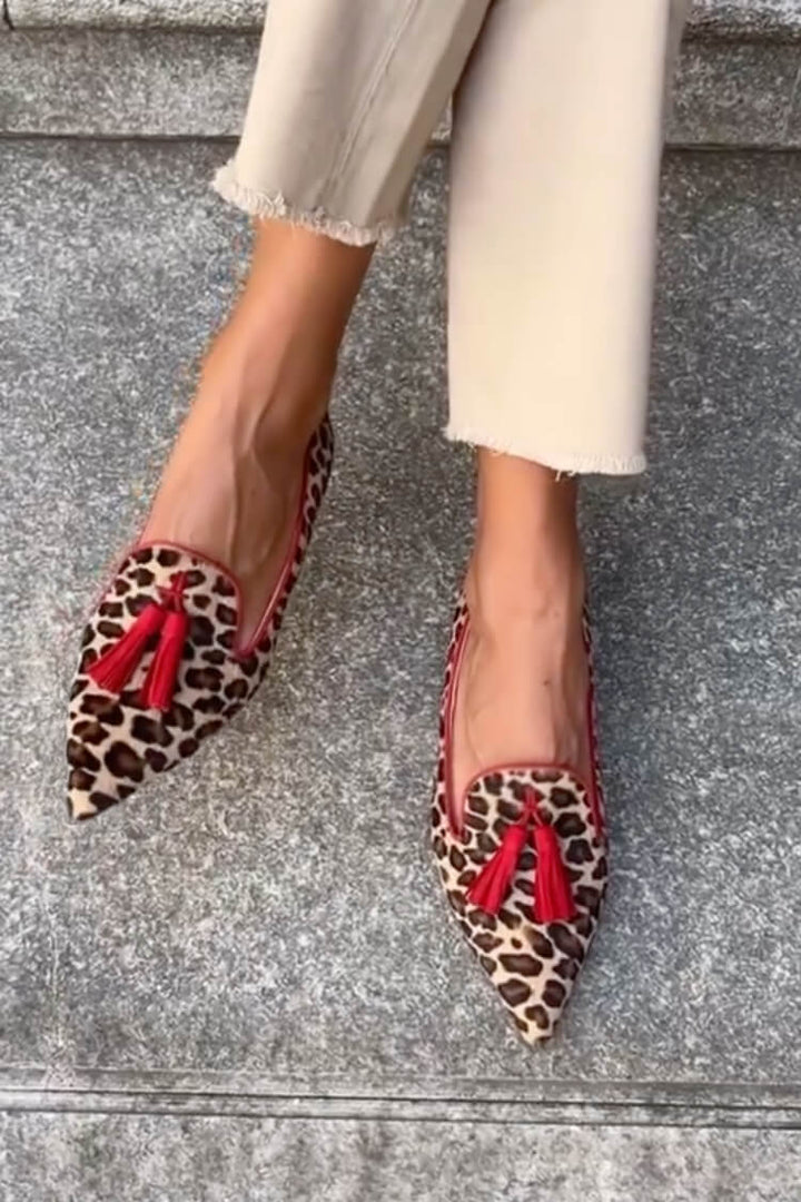 EMMA | POINTED LOAFER WITH RED TASSELS