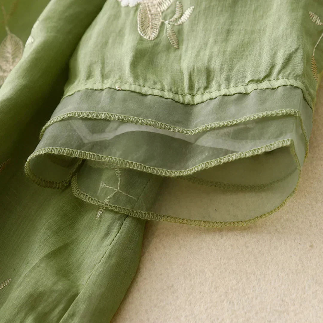 Audrey | Embroidered blouse