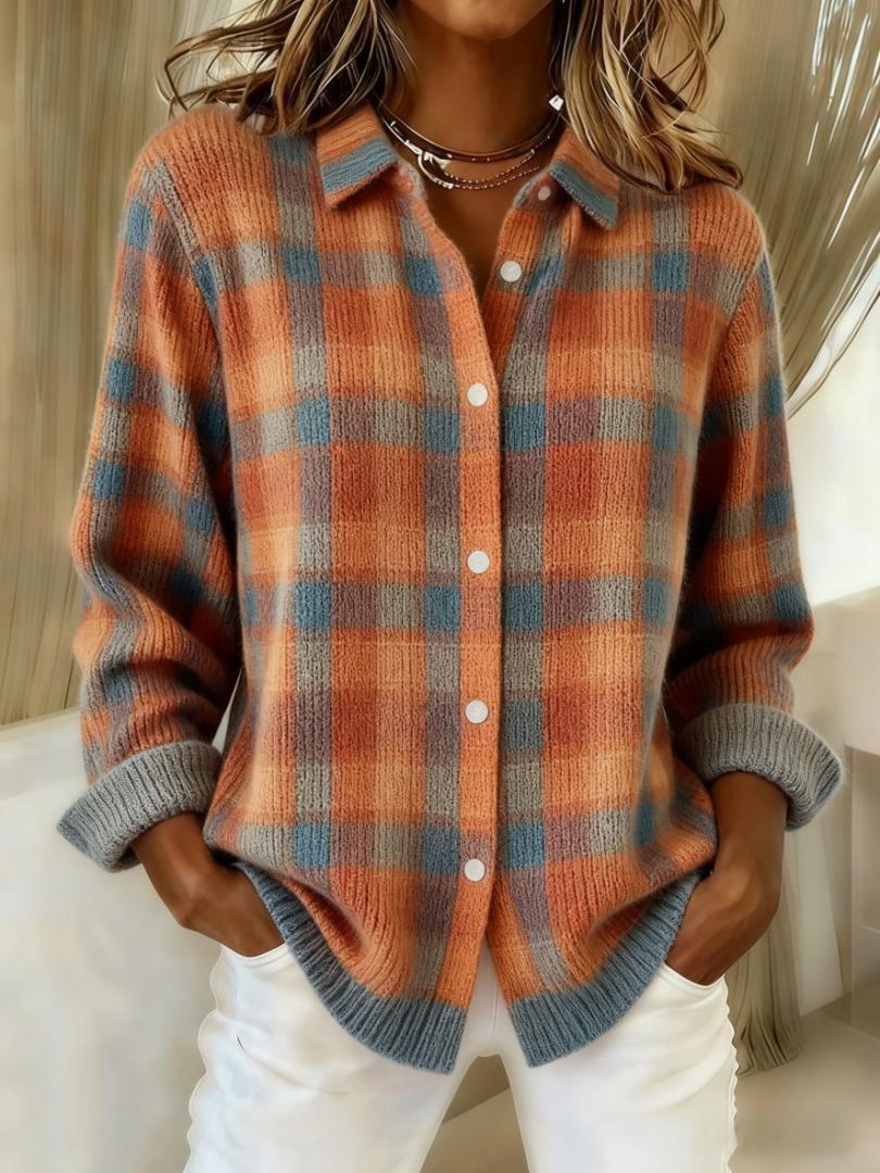 Evelyn – Checked Blouse Made from Warm, Soft Hoodie Material