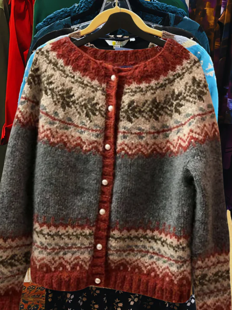 Nelia | Knitted cardigan with classic winter pattern