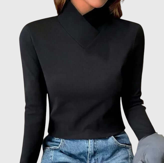 Yulienne | Elegant Turtleneck