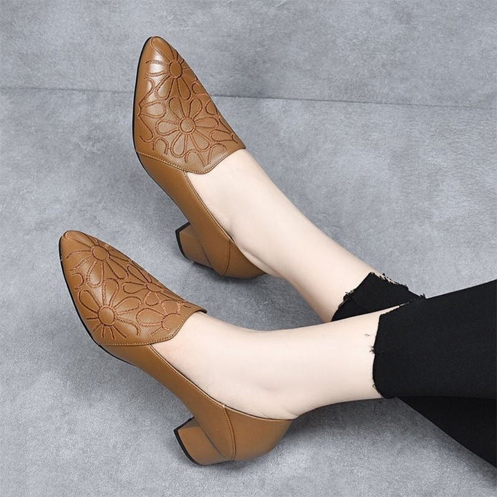 Victoria - Soft Leather Embroidered Pumps